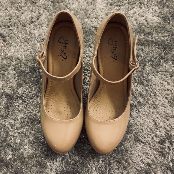 Heels - Picture 2 of 5